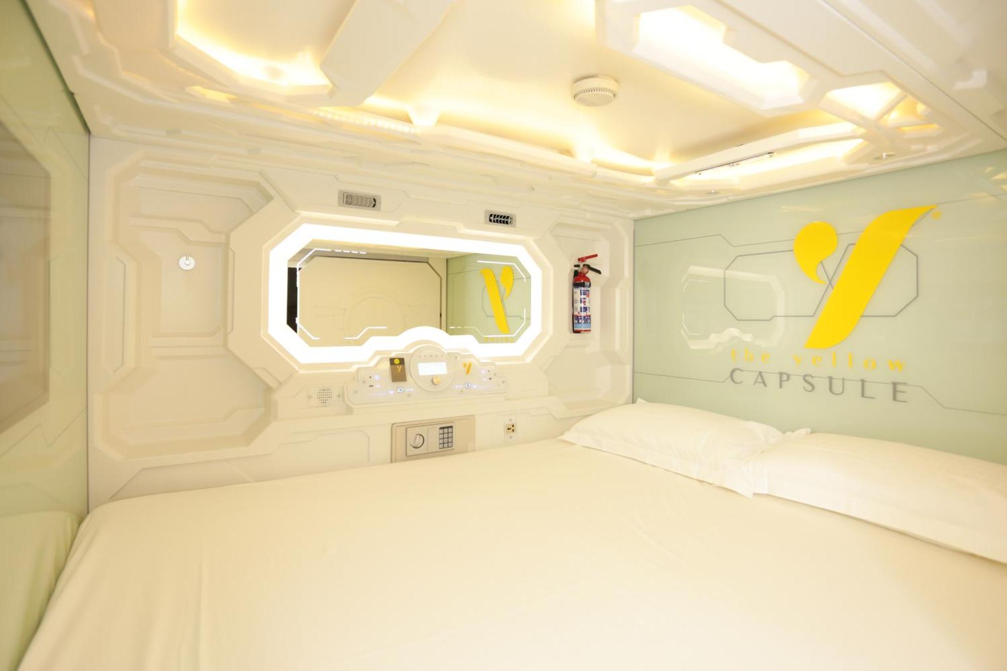The Yellow Capsule Cancun Close To Airport Exterior foto
