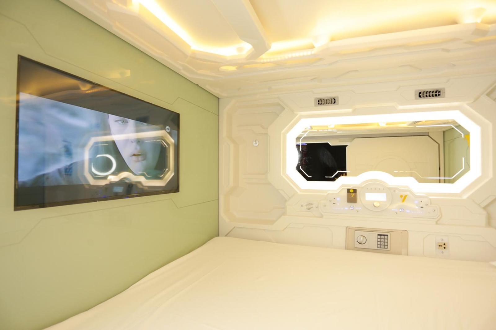 The Yellow Capsule Cancun Close To Airport Exterior foto