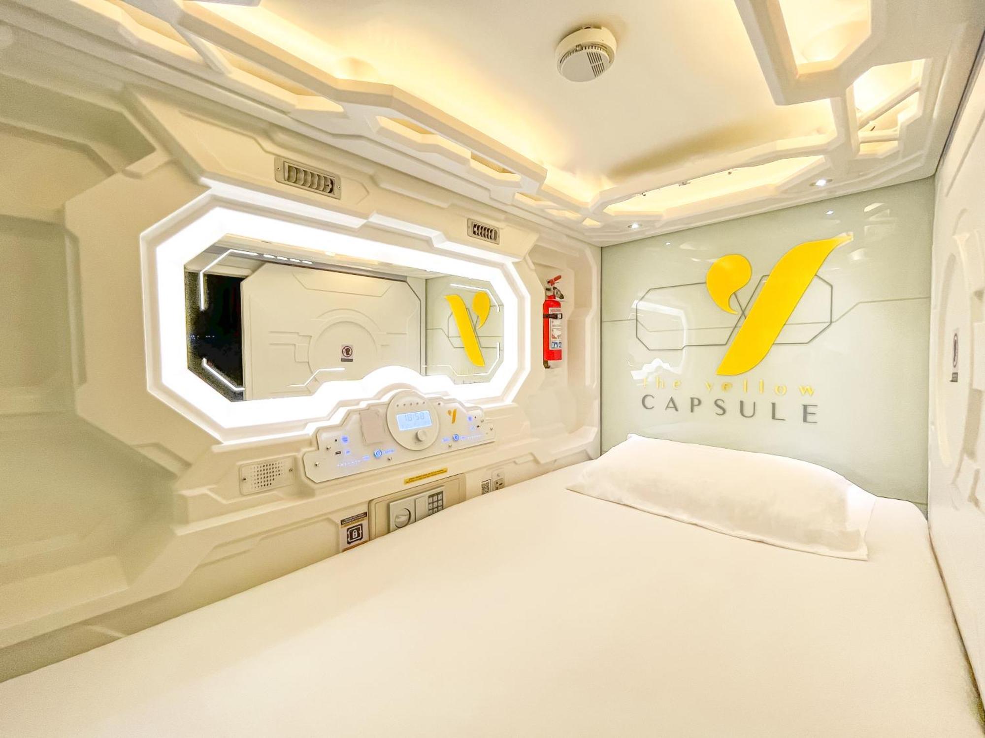 The Yellow Capsule Cancun Close To Airport Exterior foto